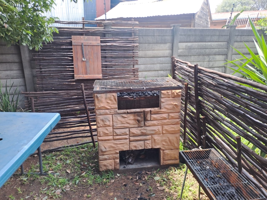 4 Bedroom Property for Sale in Oos Einde North West